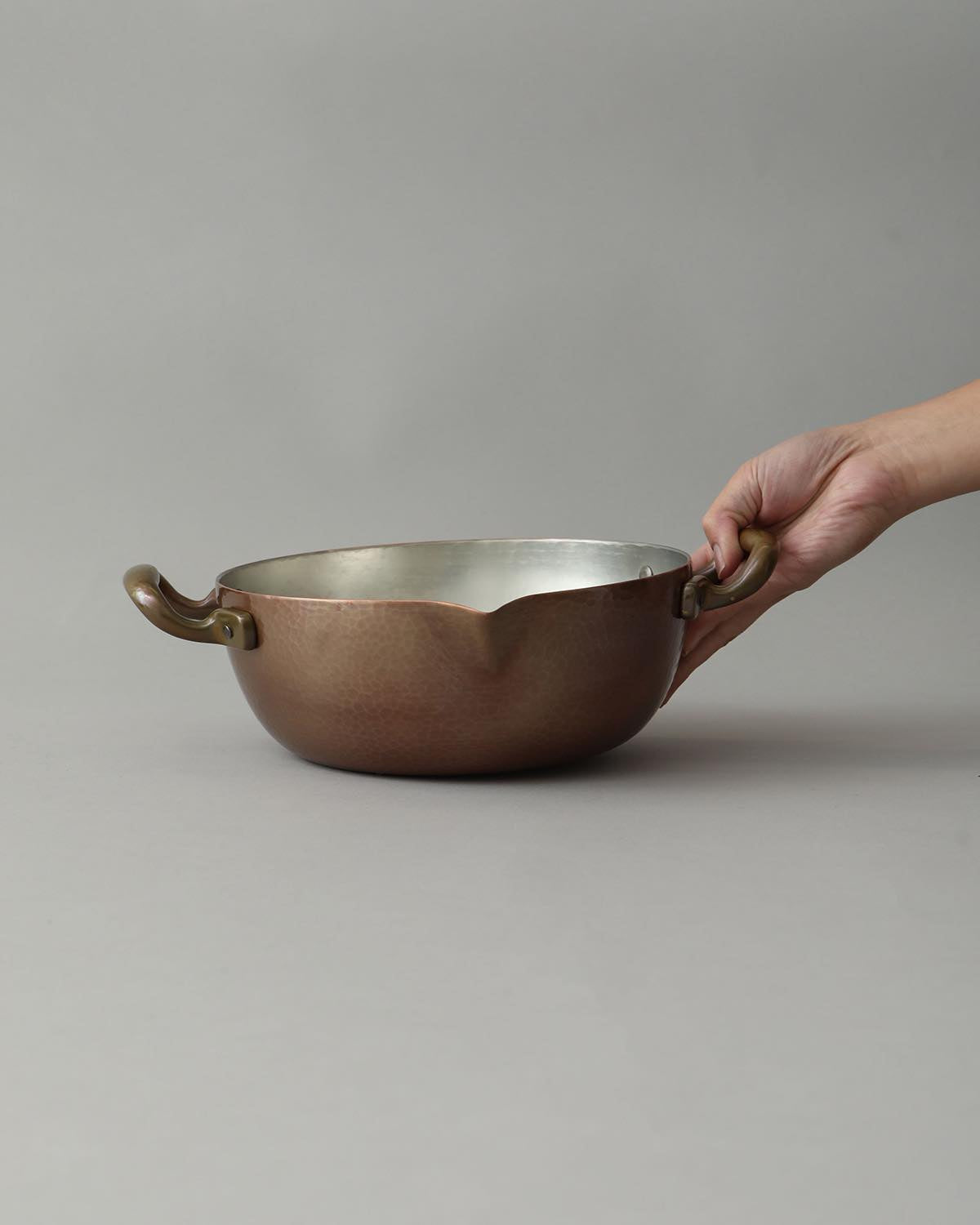 DOUBLE-HANDED COPPER POT 21CM WITH SPOUT GOLD