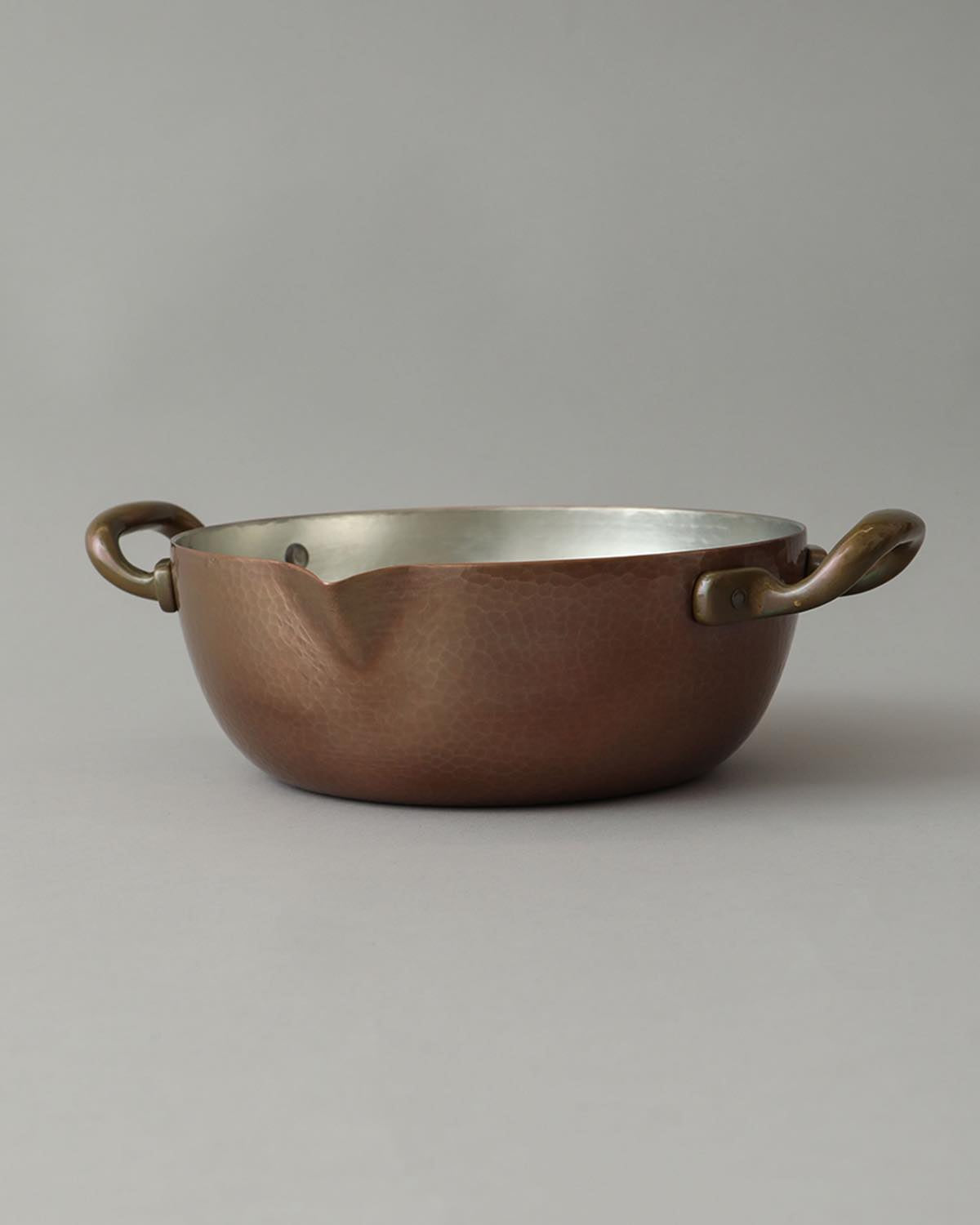 DOUBLE-HANDED COPPER POT 24CM  SPOUT GOLD