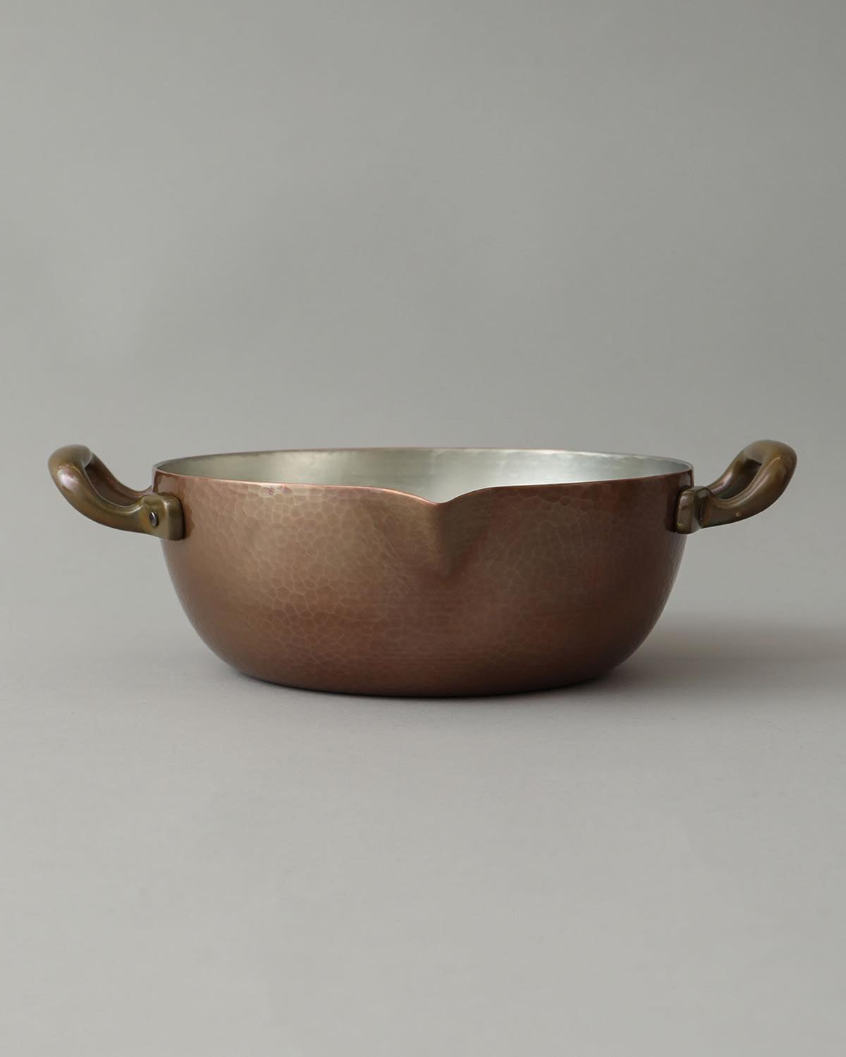 DOUBLE-HANDED COPPER POT 24CM  SPOUT GOLD