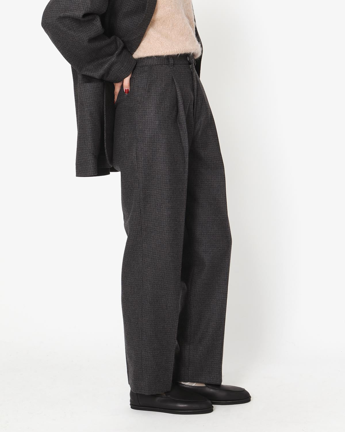 ONE TUCK SIDE ADJUSTABLE PANTS (WOMEN'S)