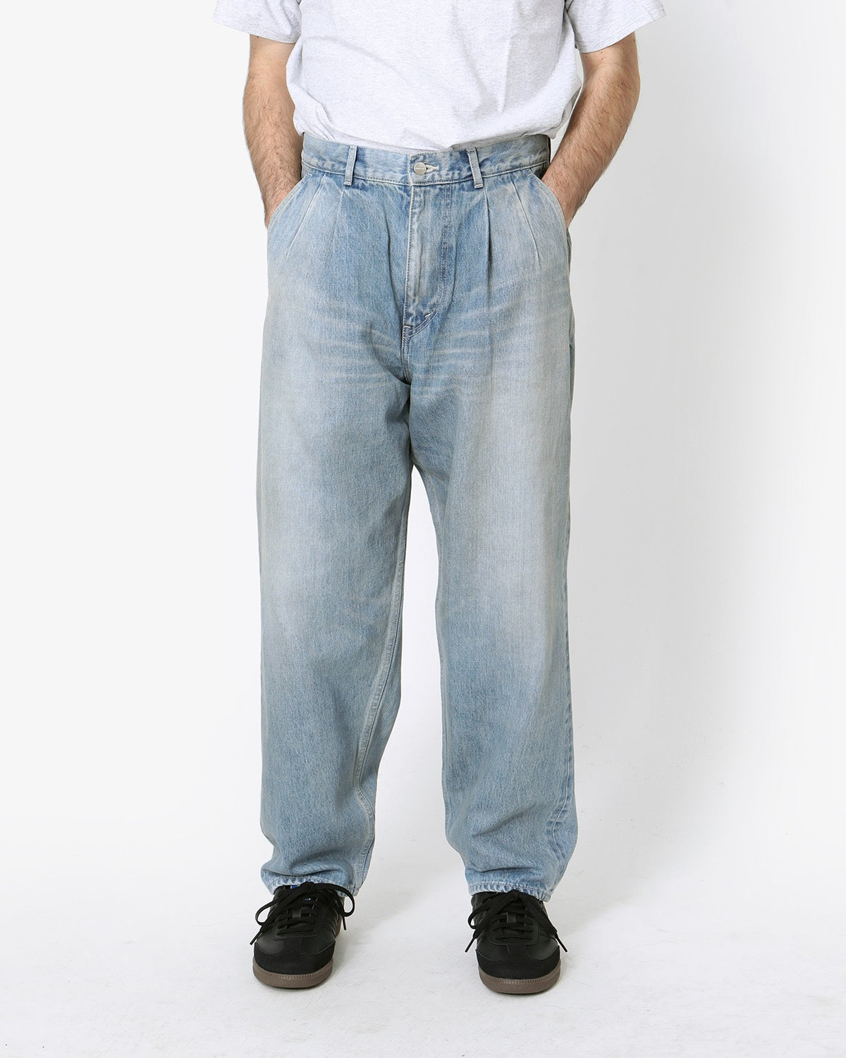 SELVAGE DENIM TWO TUCK  TAPERED PANTS