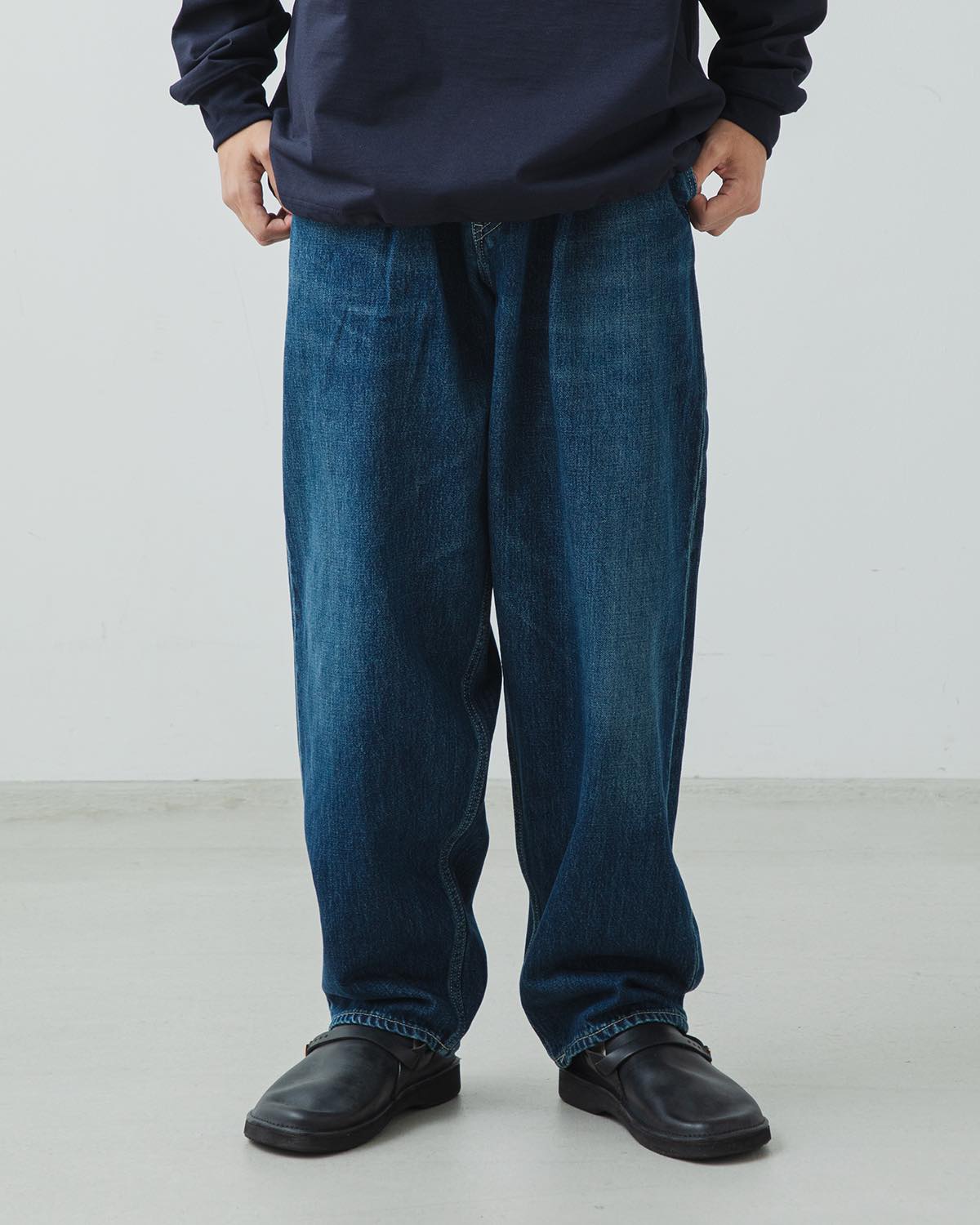 SELVAGE DENIM TWO TUCK TAPERED PANTS