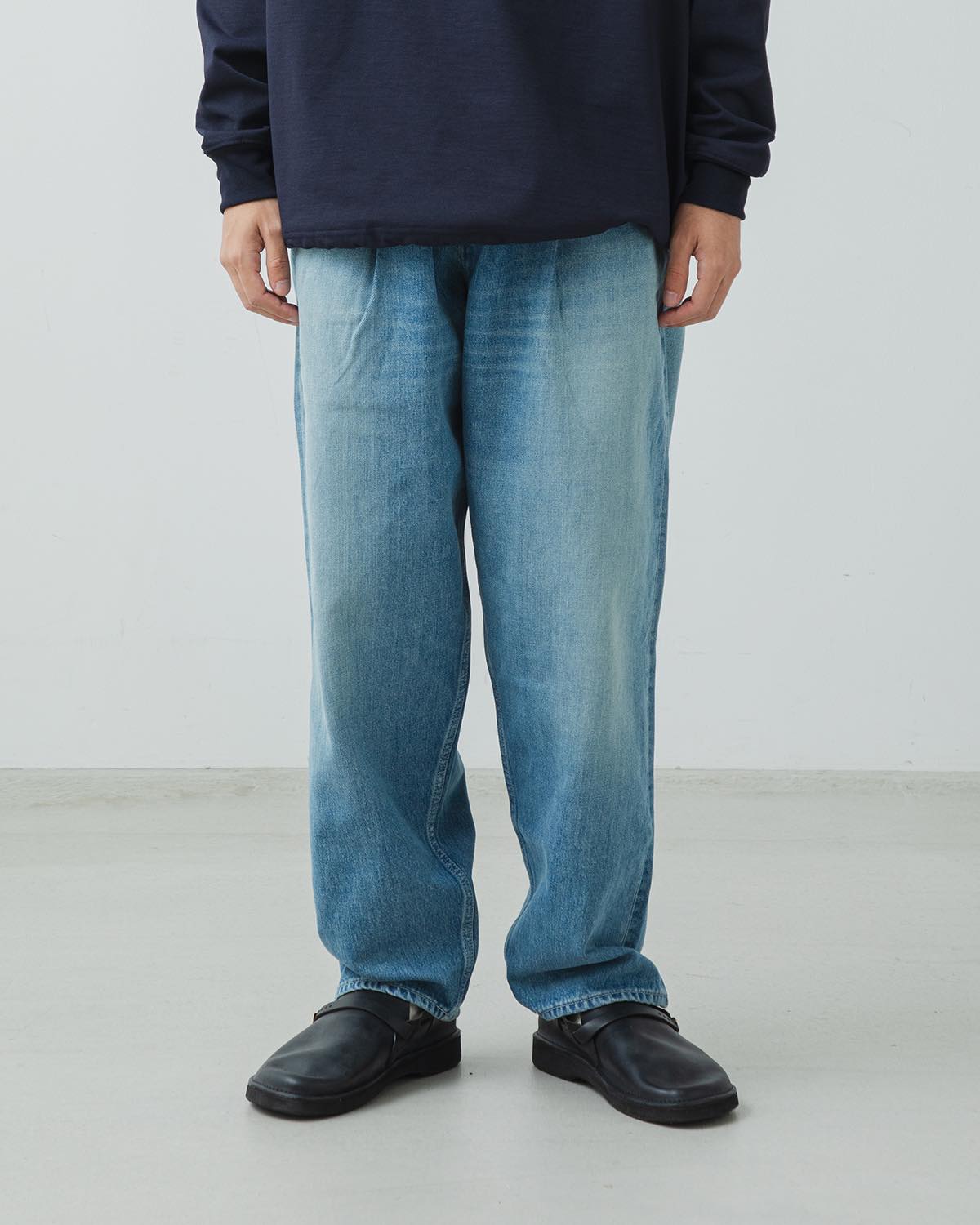 SELVAGE DENIM TWO TUCK TAPERED PANTS