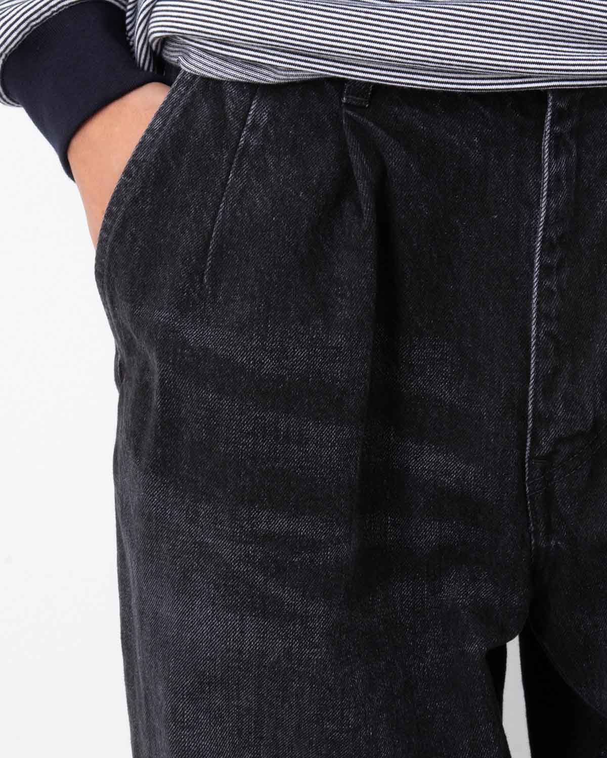 SELVAGE DENIM TWO TUCK TAPERED PANTS