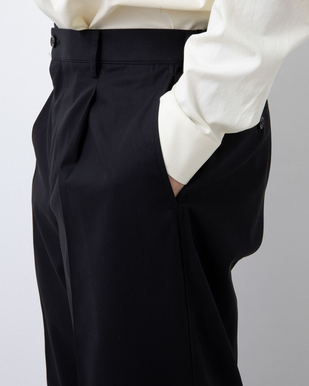 WOOLY COTTON TWILL WIDE TAPERED SLACKS