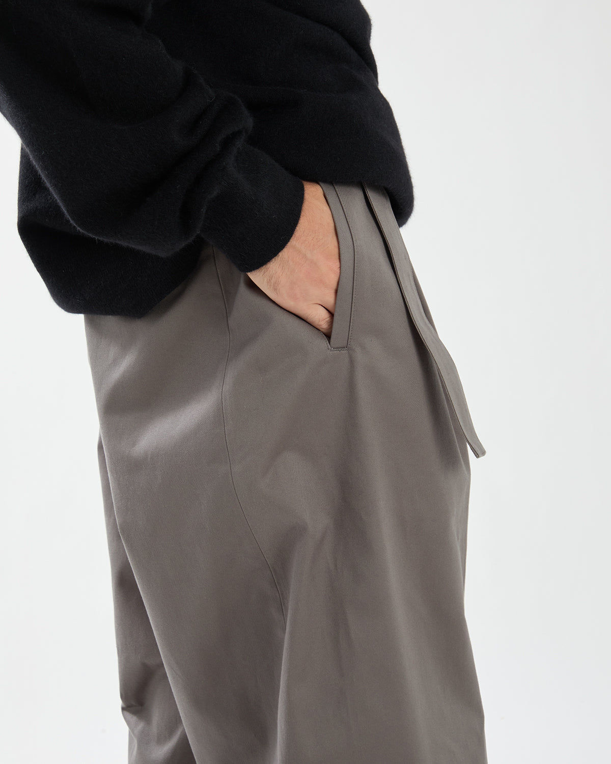 DRY WESTPOINT BARREL-FIT BELTED PANTS