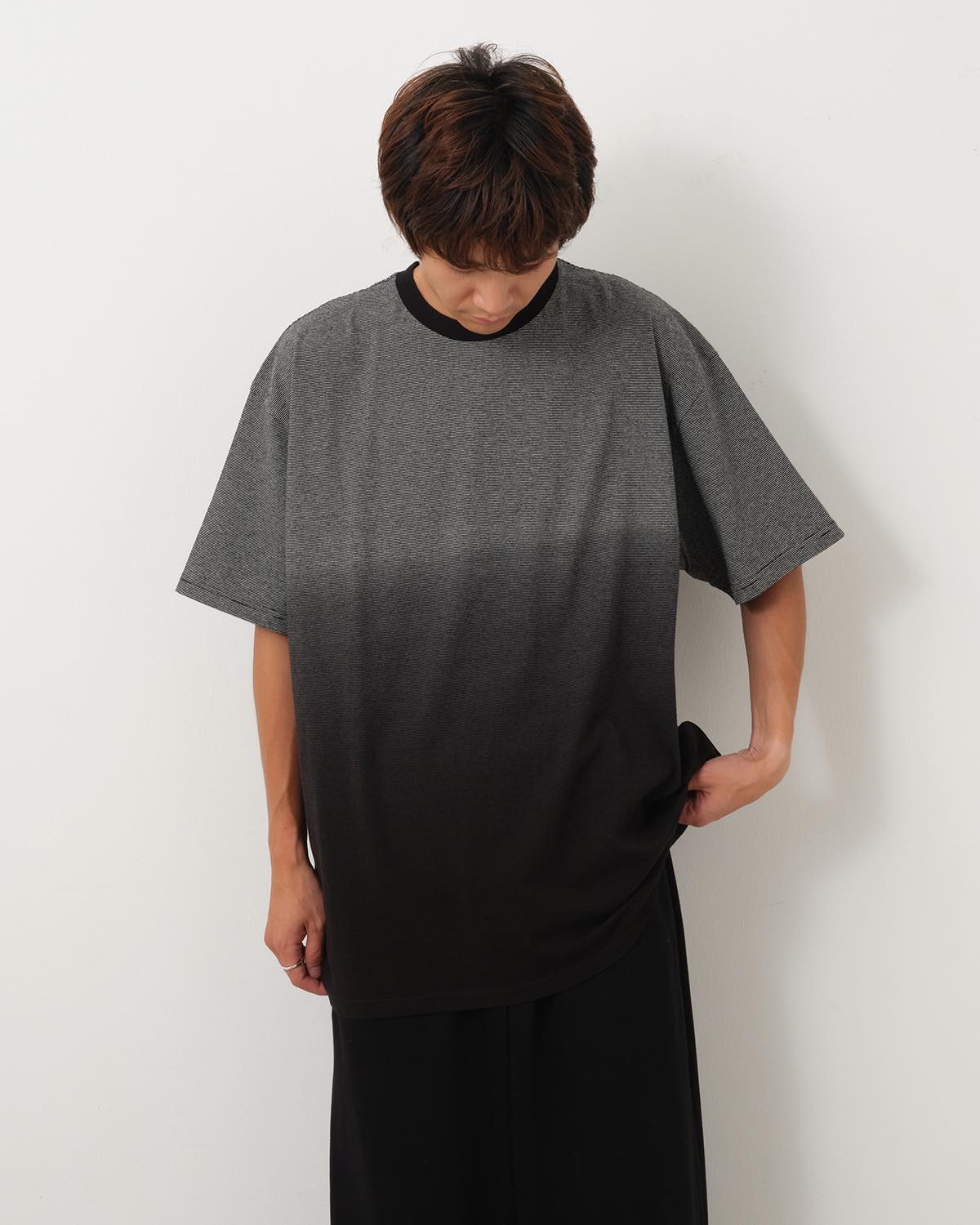 GRADIENT BORDER S/S TEE
