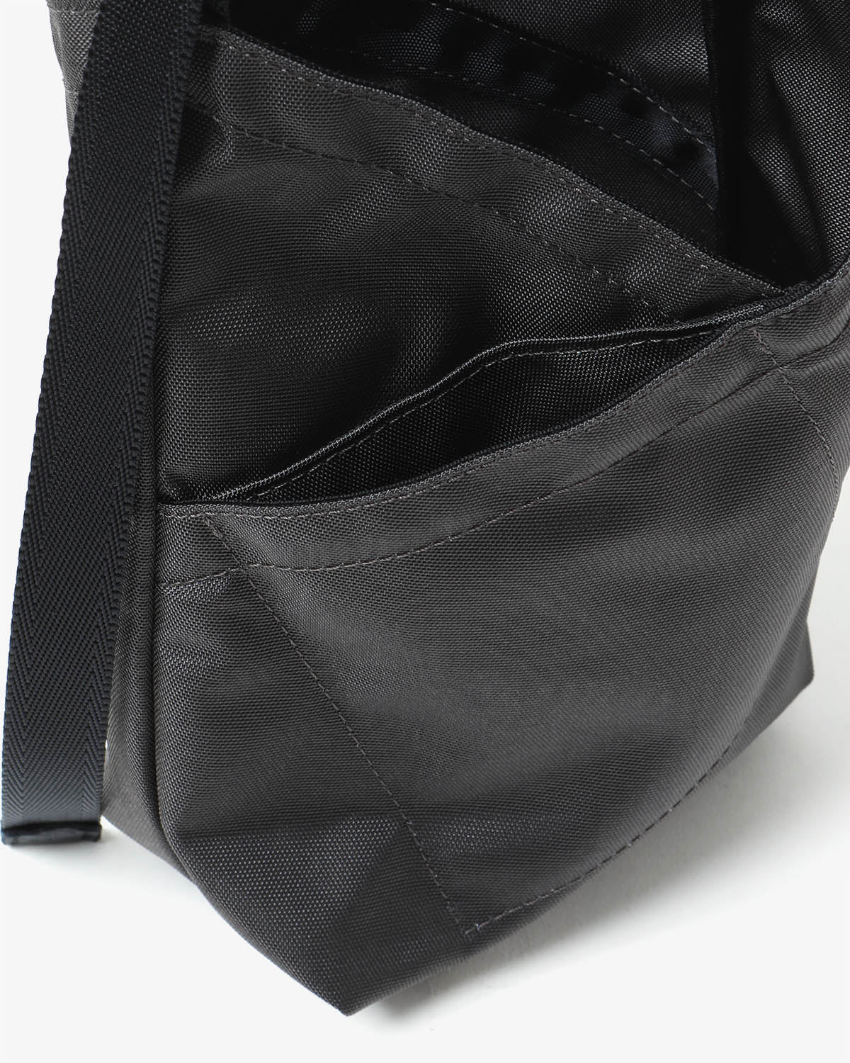 AZUMA SHOULDER BAG NYLON OXFORD for CITY COUNTRY CITY