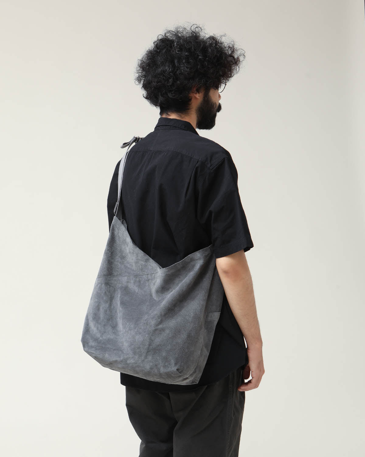 AZUMA SHOULDER BAG M PIG SUEDE