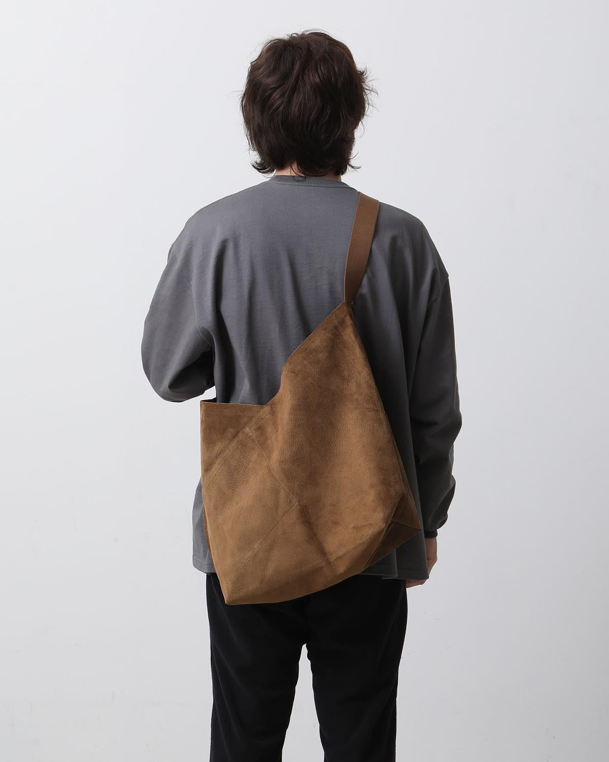 AZUMA SHOULDER BAG M PIG SUEDE