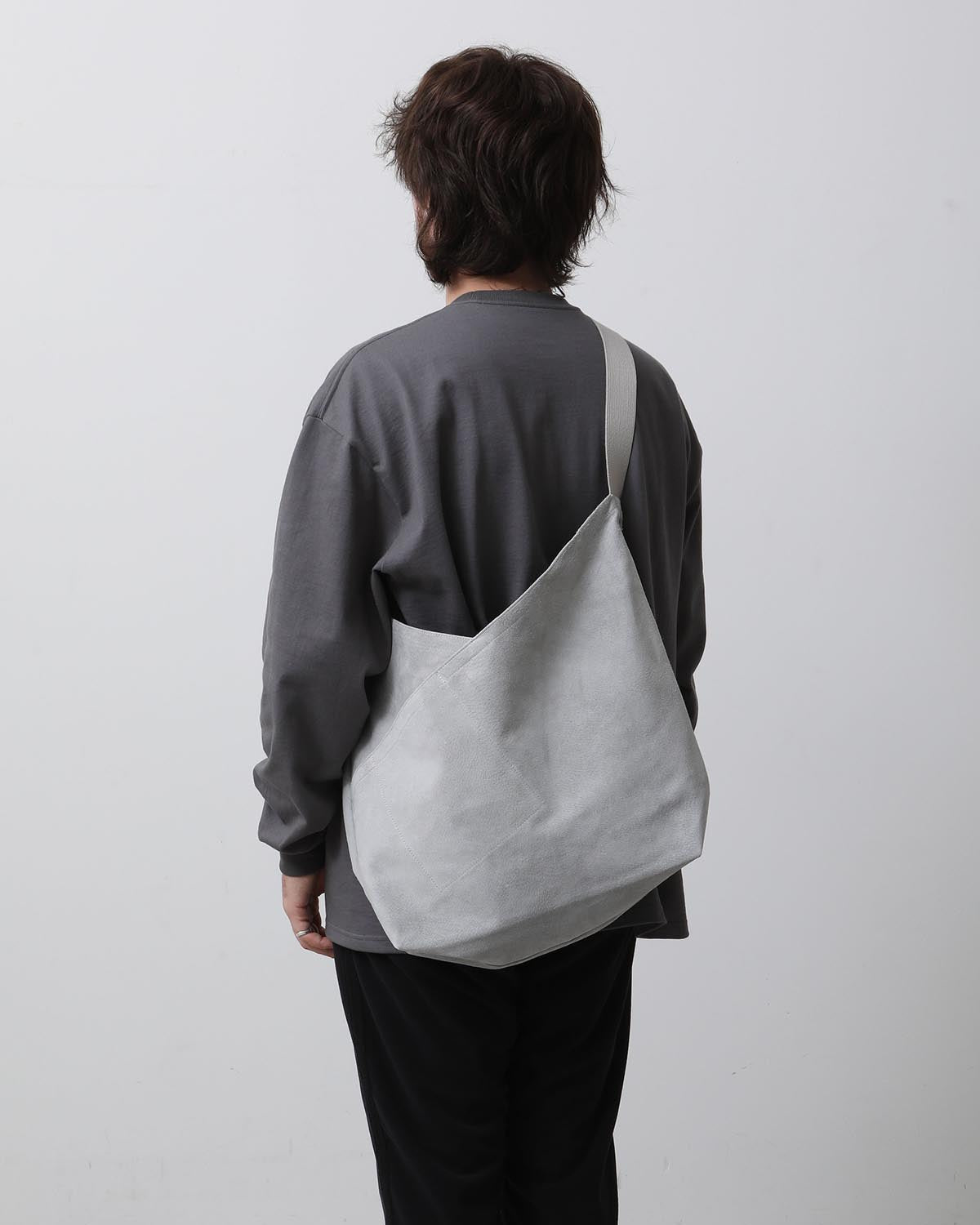 AZUMA SHOULDER BAG M PIG SUEDE