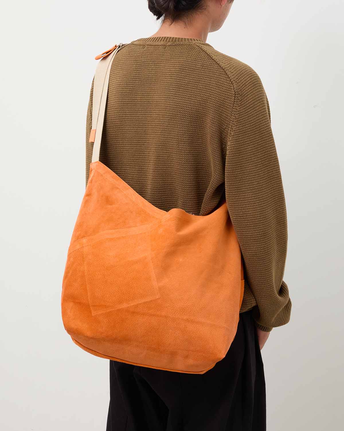 AZUMA SHOULDER BAG M PIG SUEDE