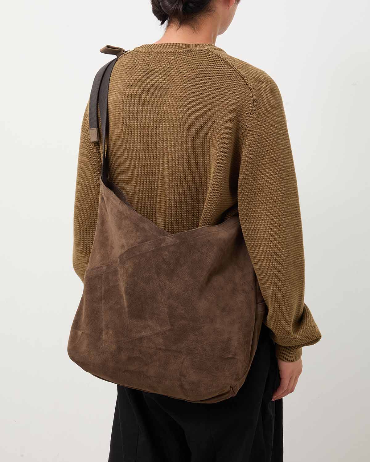 AZUMA SHOULDER BAG M PIG SUEDE