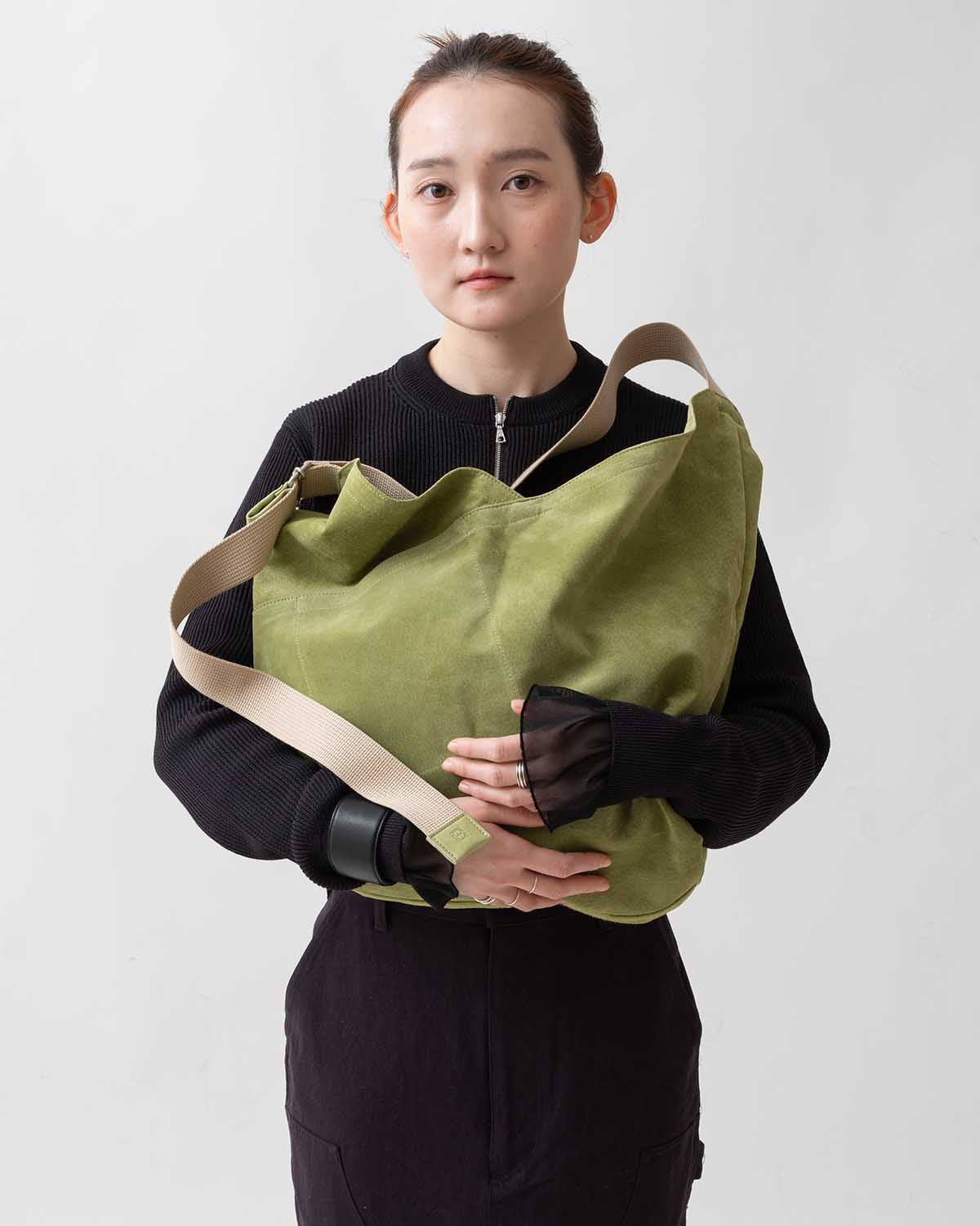 AZUMA SHOULDER BAG M PIG SUEDE