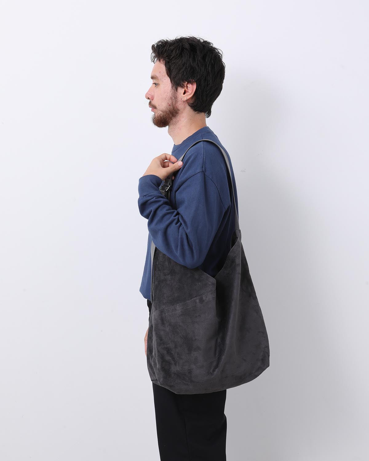 AZUMA SHOULDER BAG M PIG SUEDE