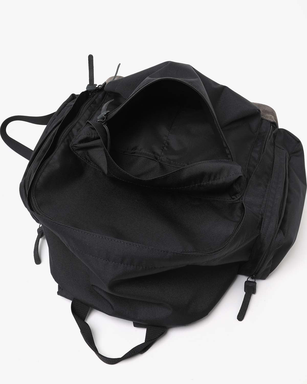 BACKPACK 20L POLYESTER OXFORD CORDURA® WITH PIG SUEDE