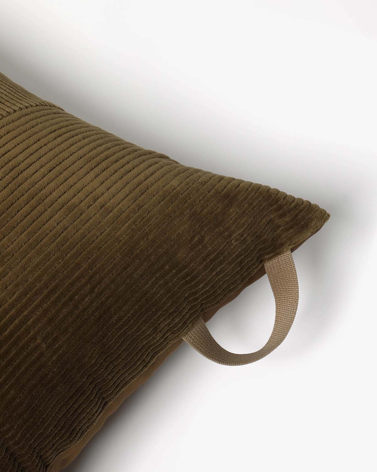 CUSHION M COTTON CORDUROY