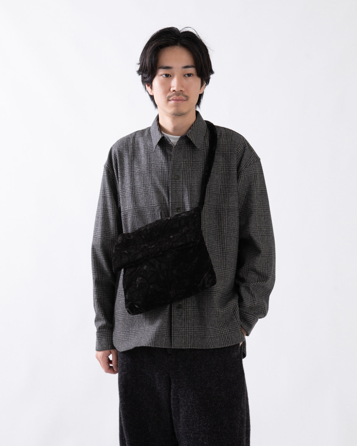 VELVET FLAP SHOULDER BAG