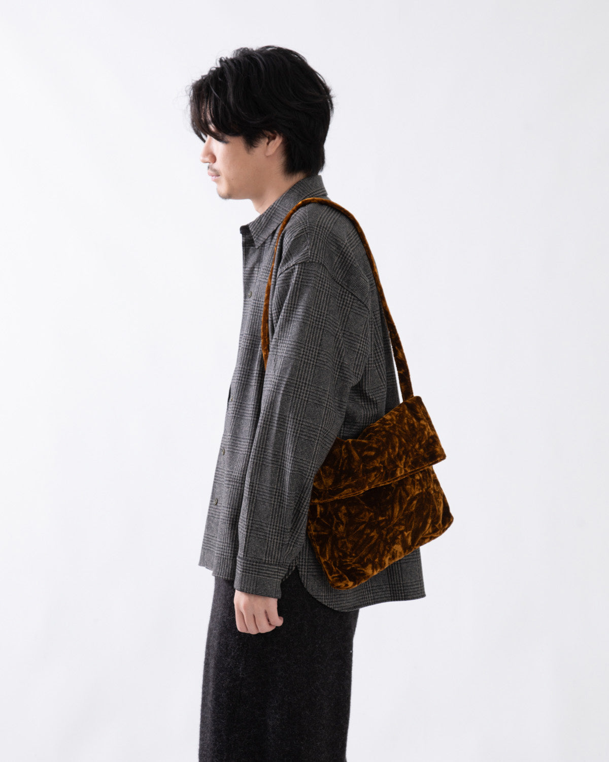 VELVET FLAP SHOULDER BAG