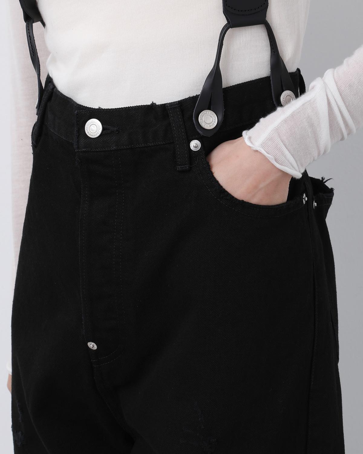 DAMAGE DENIM SUSPENDER PANTS（BLACK）