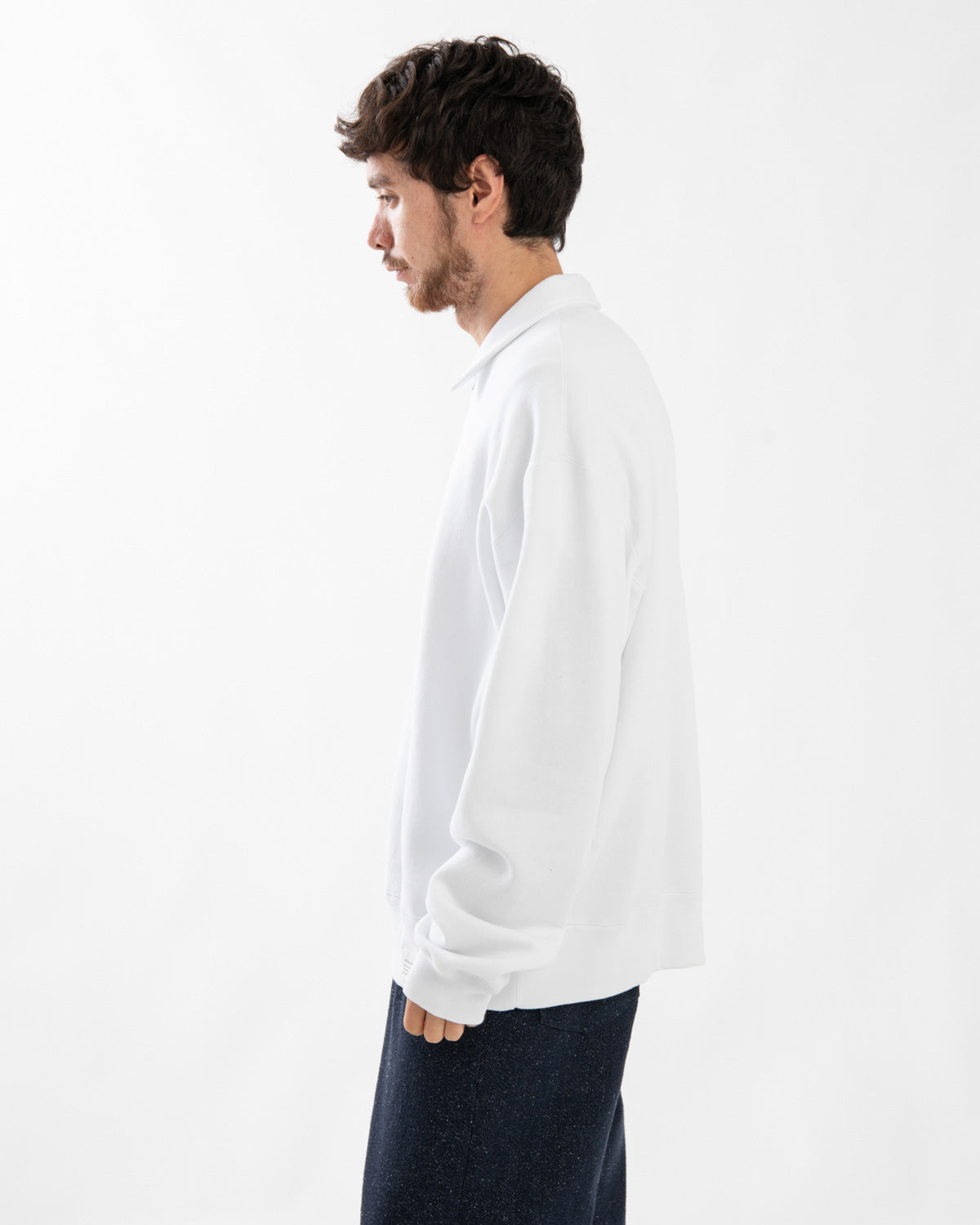 COLLARED SWEAT SHIRT