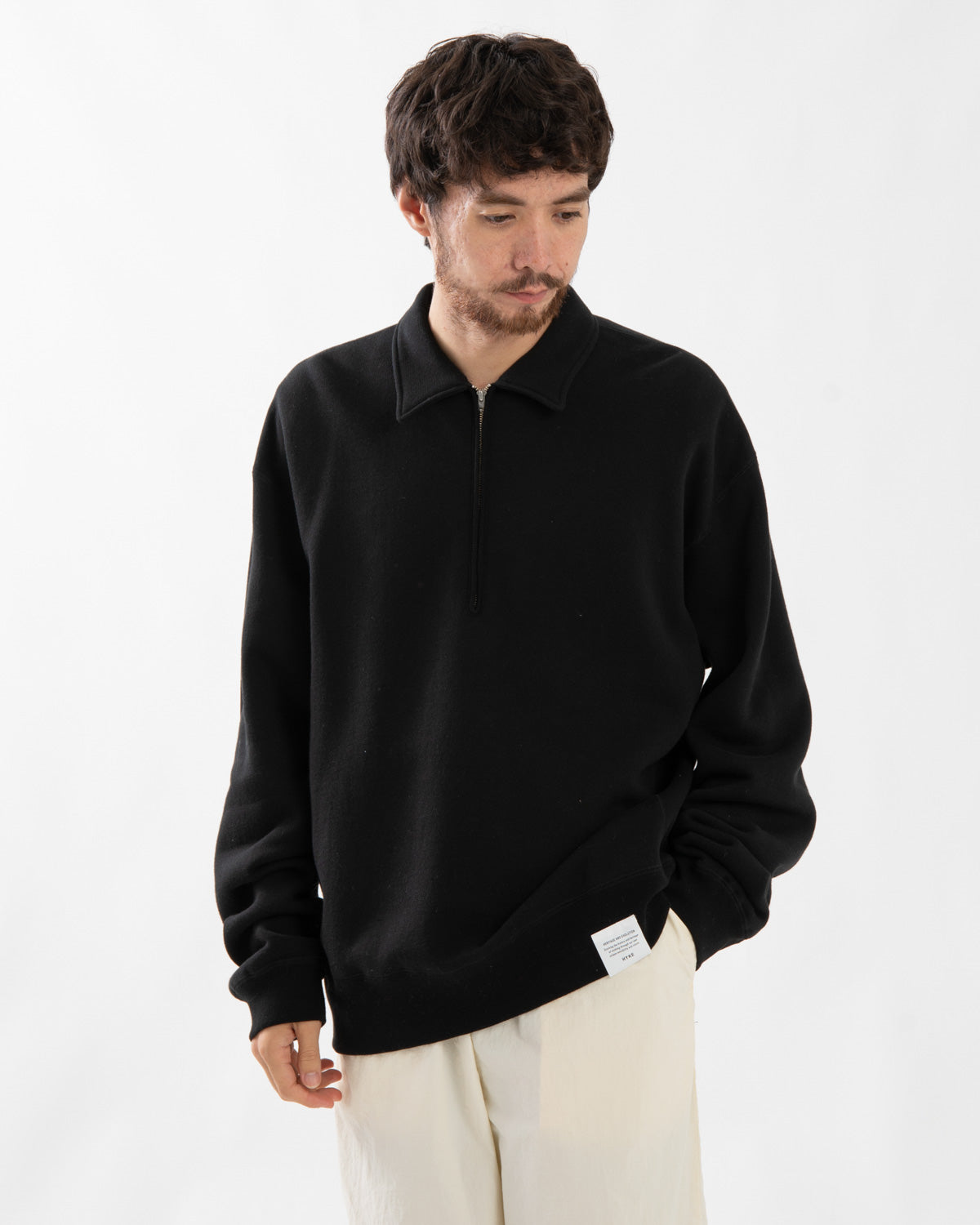 COLLARED SWEAT SHIRT