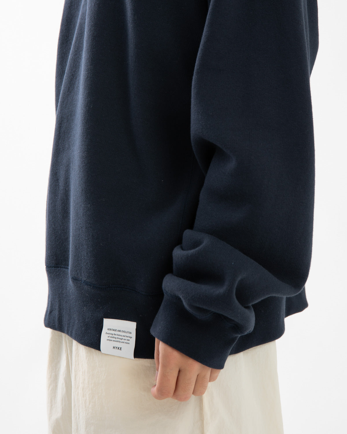 COLLARED SWEAT SHIRT