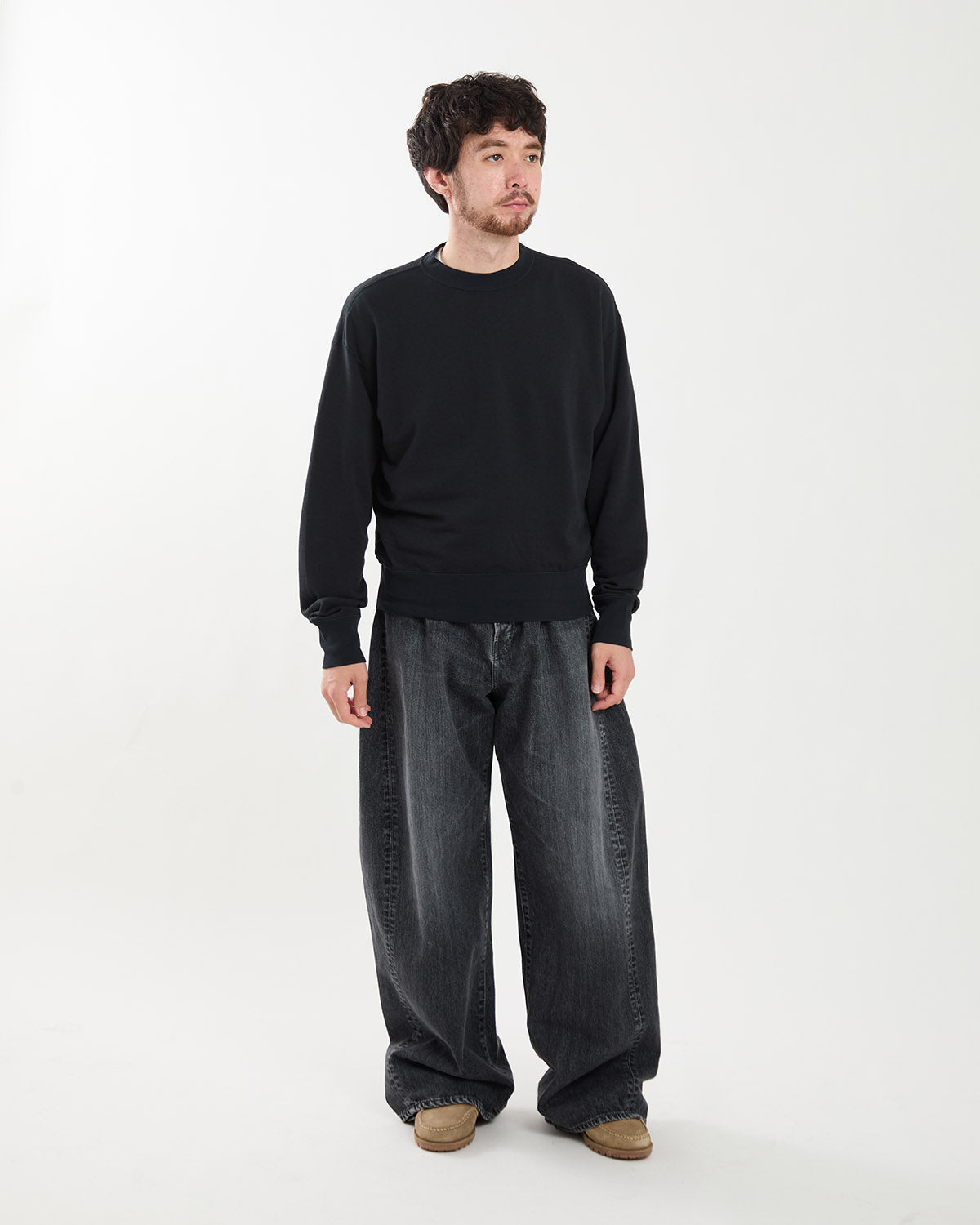 BARREL-LEG DENIM JEANS