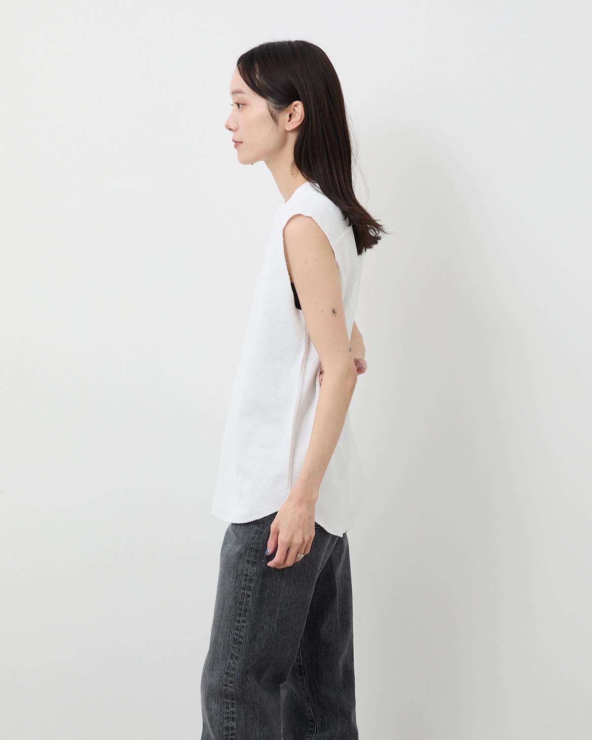 SLEEVELESS THERMAL SHIRT