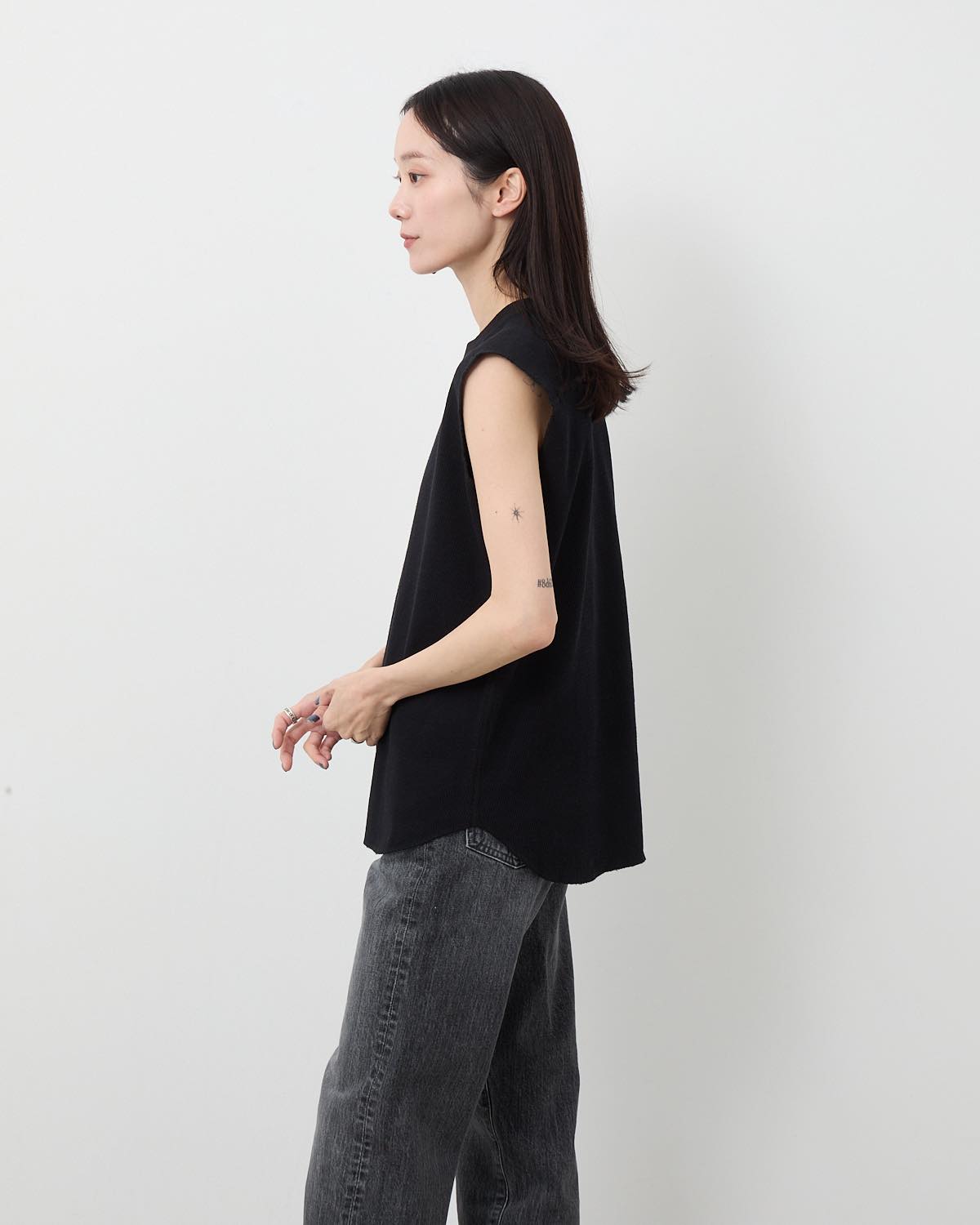 SLEEVELESS THERMAL SHIRT