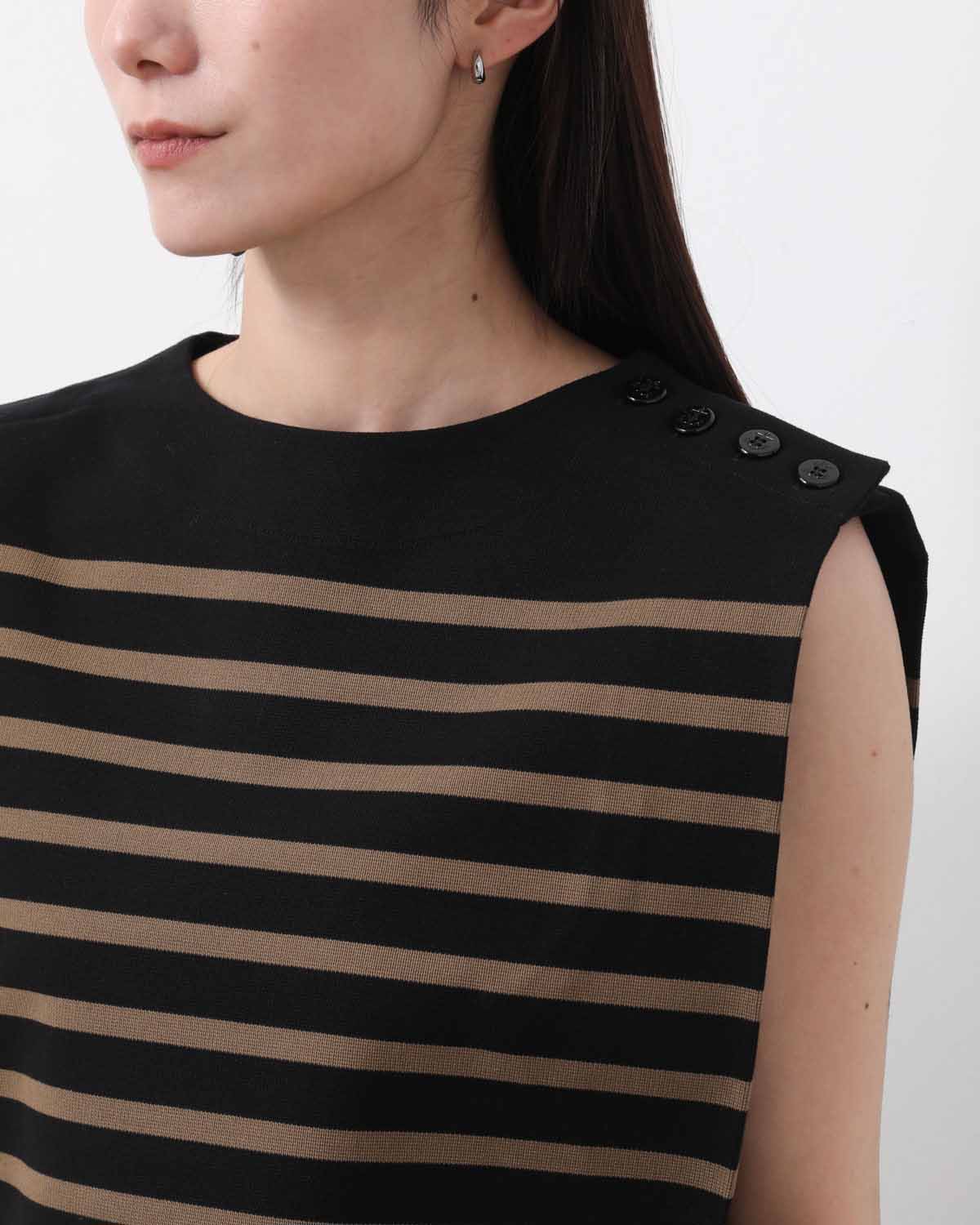 SLEEVELESS BASQUE SHIRT