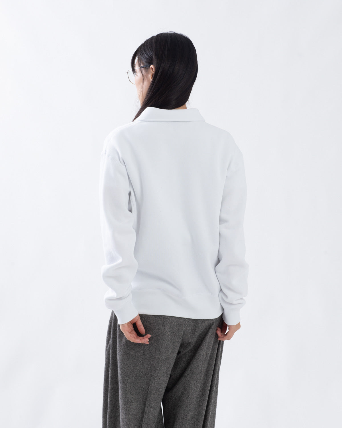 COLLARED SWEAT SHIRT