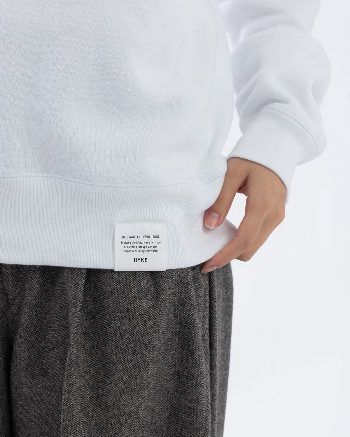 COLLARED SWEAT SHIRT