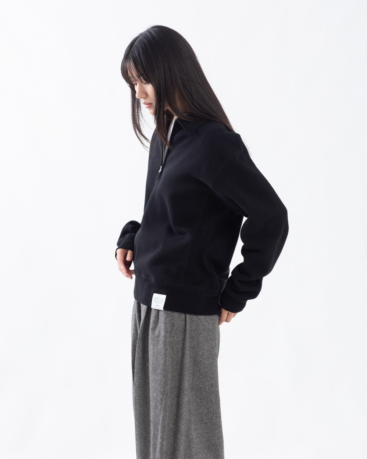 COLLARED SWEAT SHIRT
