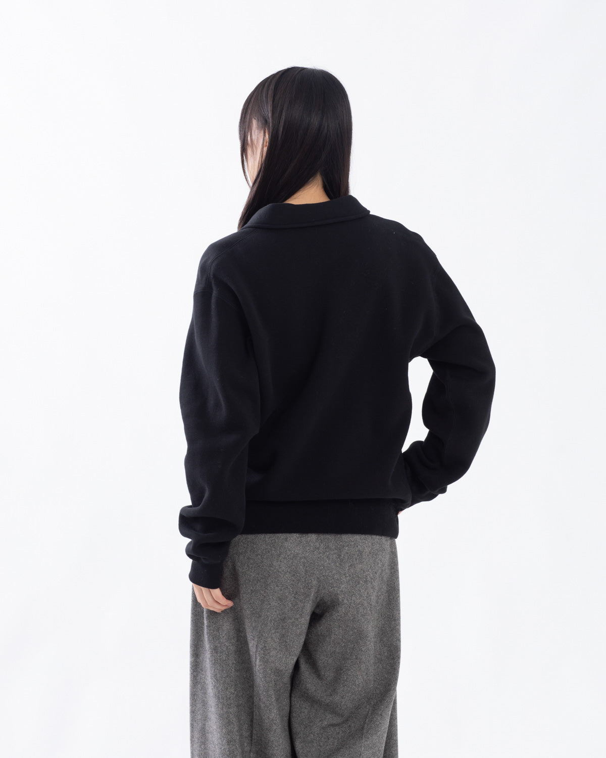 COLLARED SWEAT SHIRT