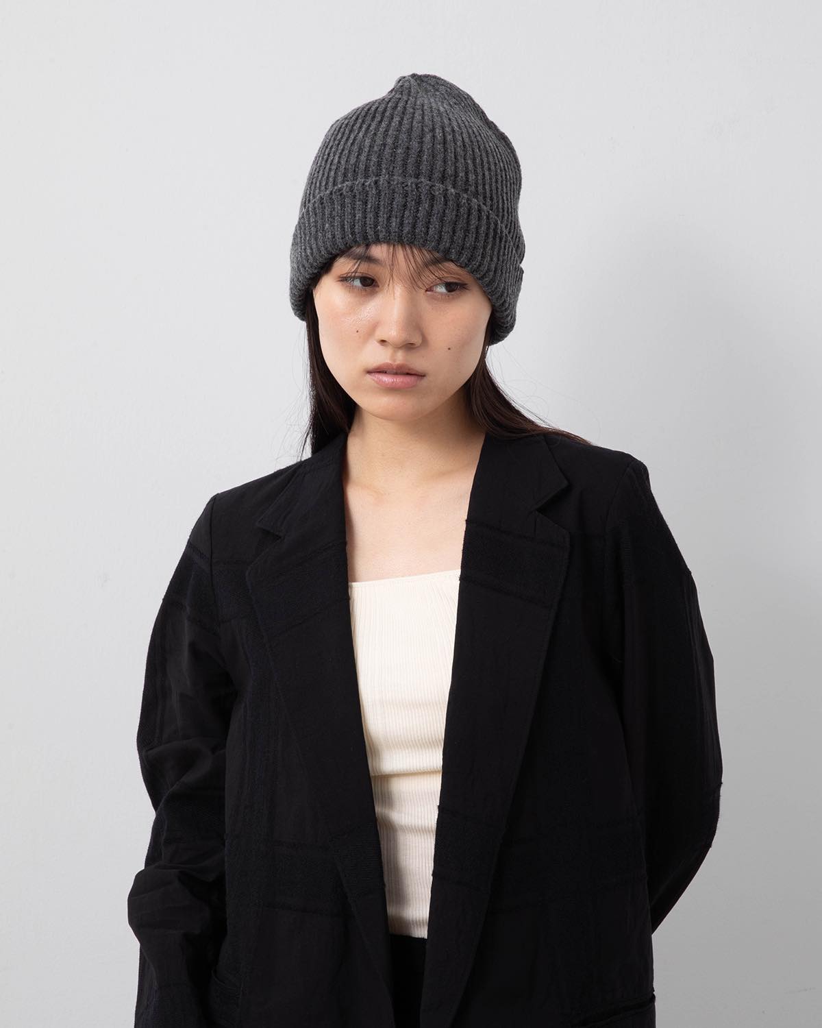 RIBBED KNIT WOOL BEANIE