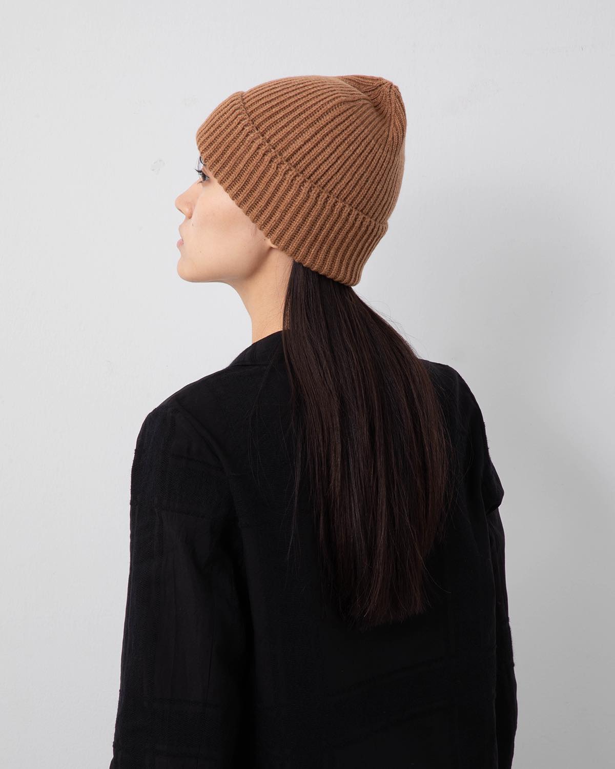 RIBBED KNIT WOOL BEANIE