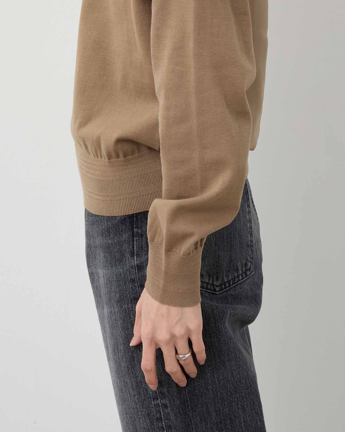 SHEER BACK CREW NECK KNIT