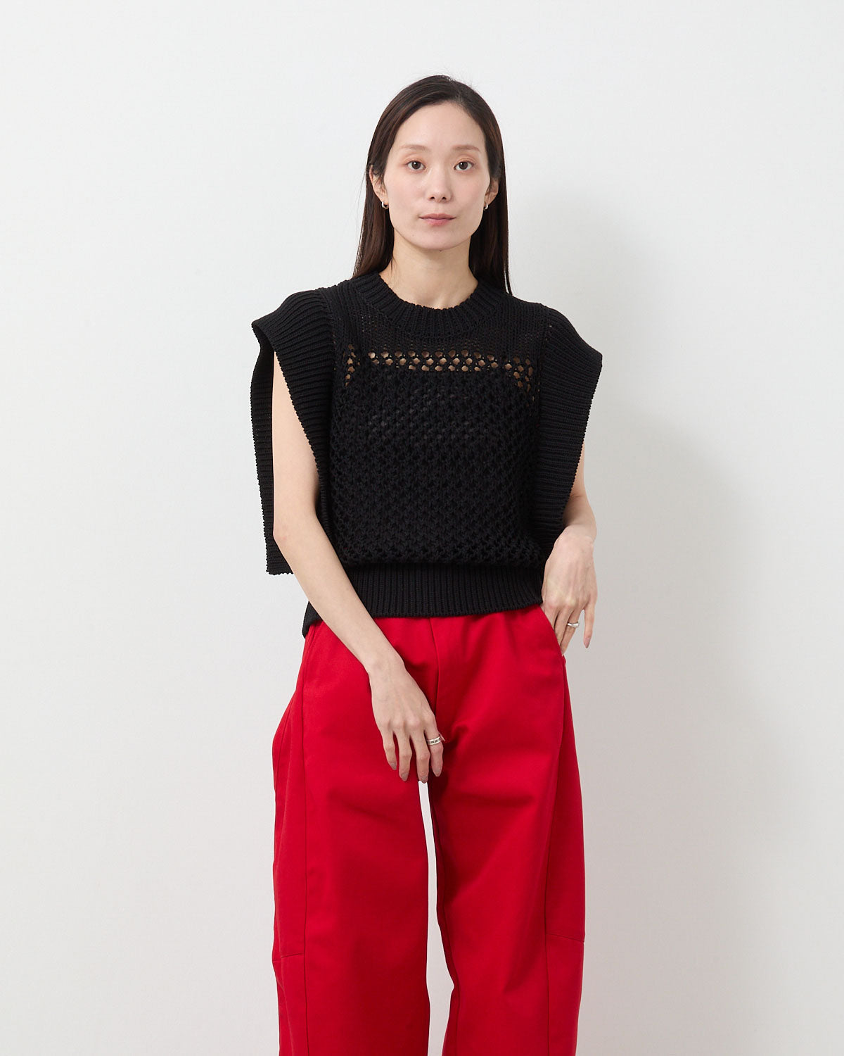 CROCHET SLEEVELESS KNIT