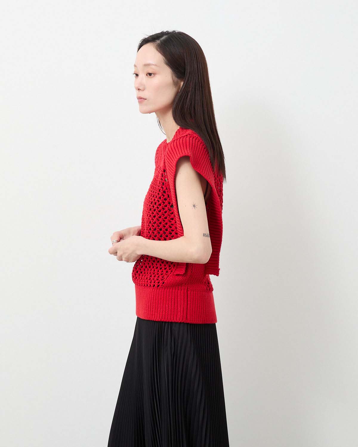 CROCHET SLEEVELESS KNIT