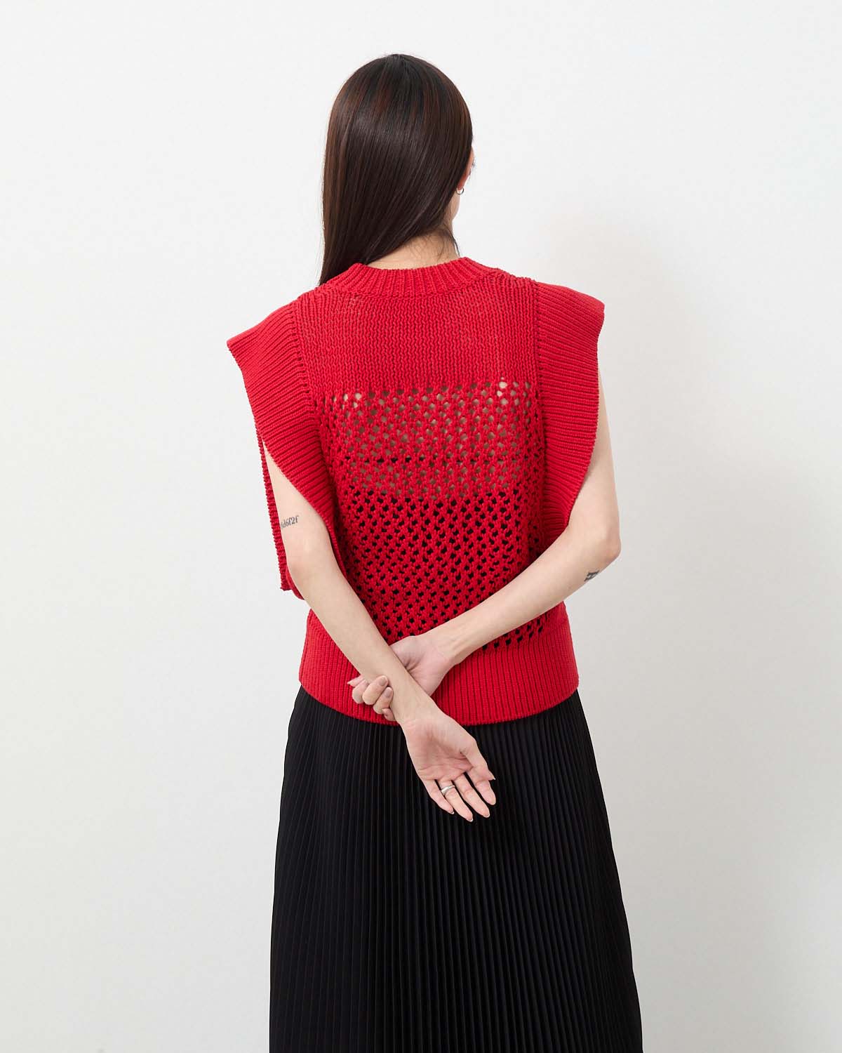 CROCHET SLEEVELESS KNIT