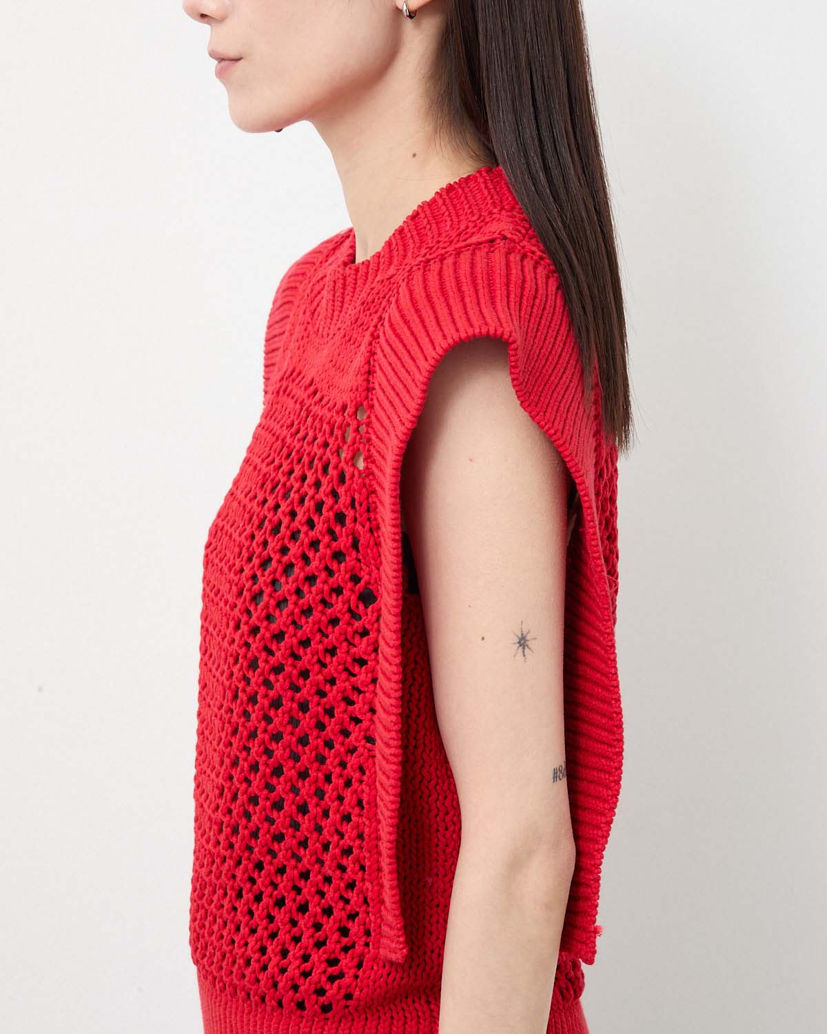 CROCHET SLEEVELESS KNIT
