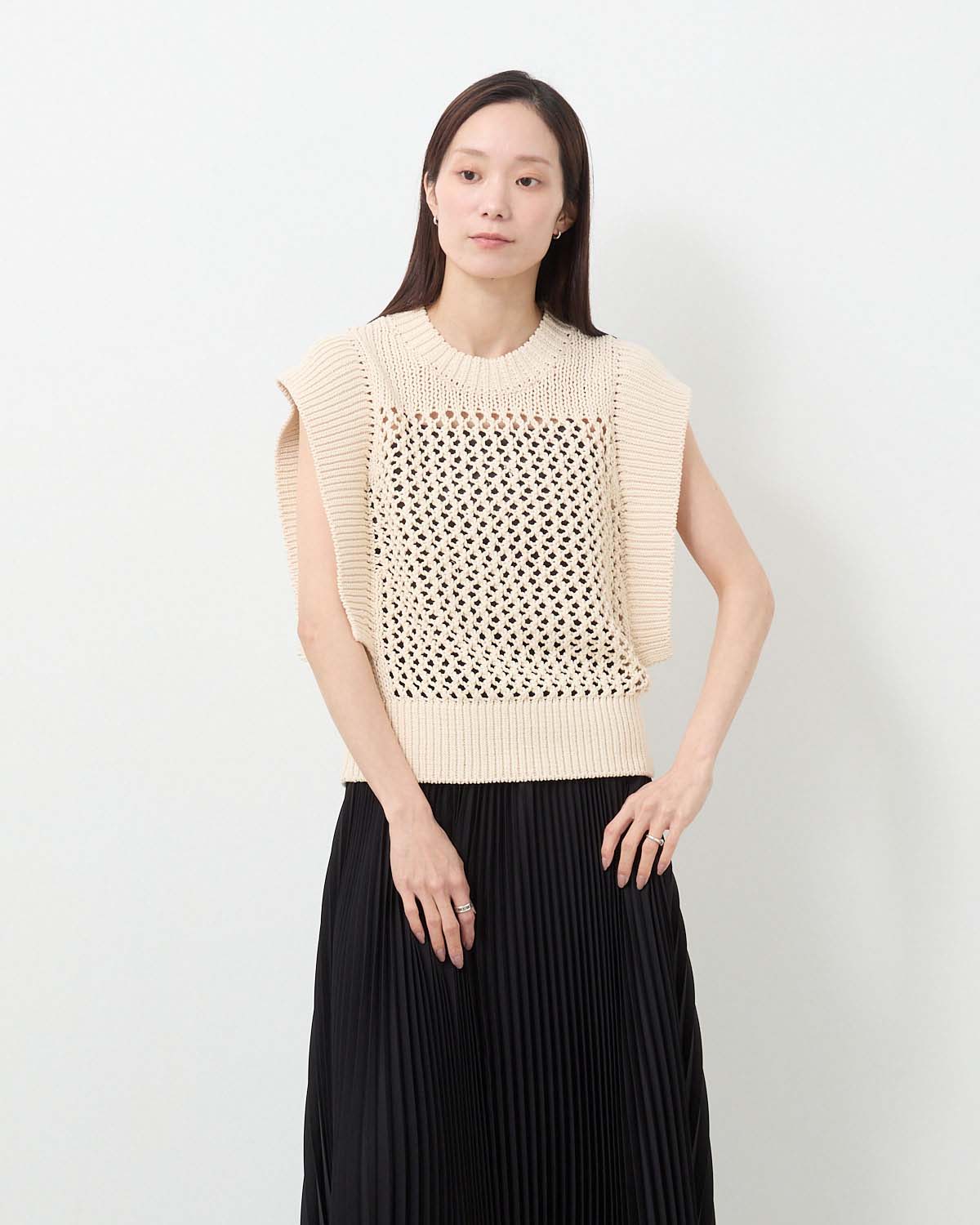 CROCHET SLEEVELESS KNIT