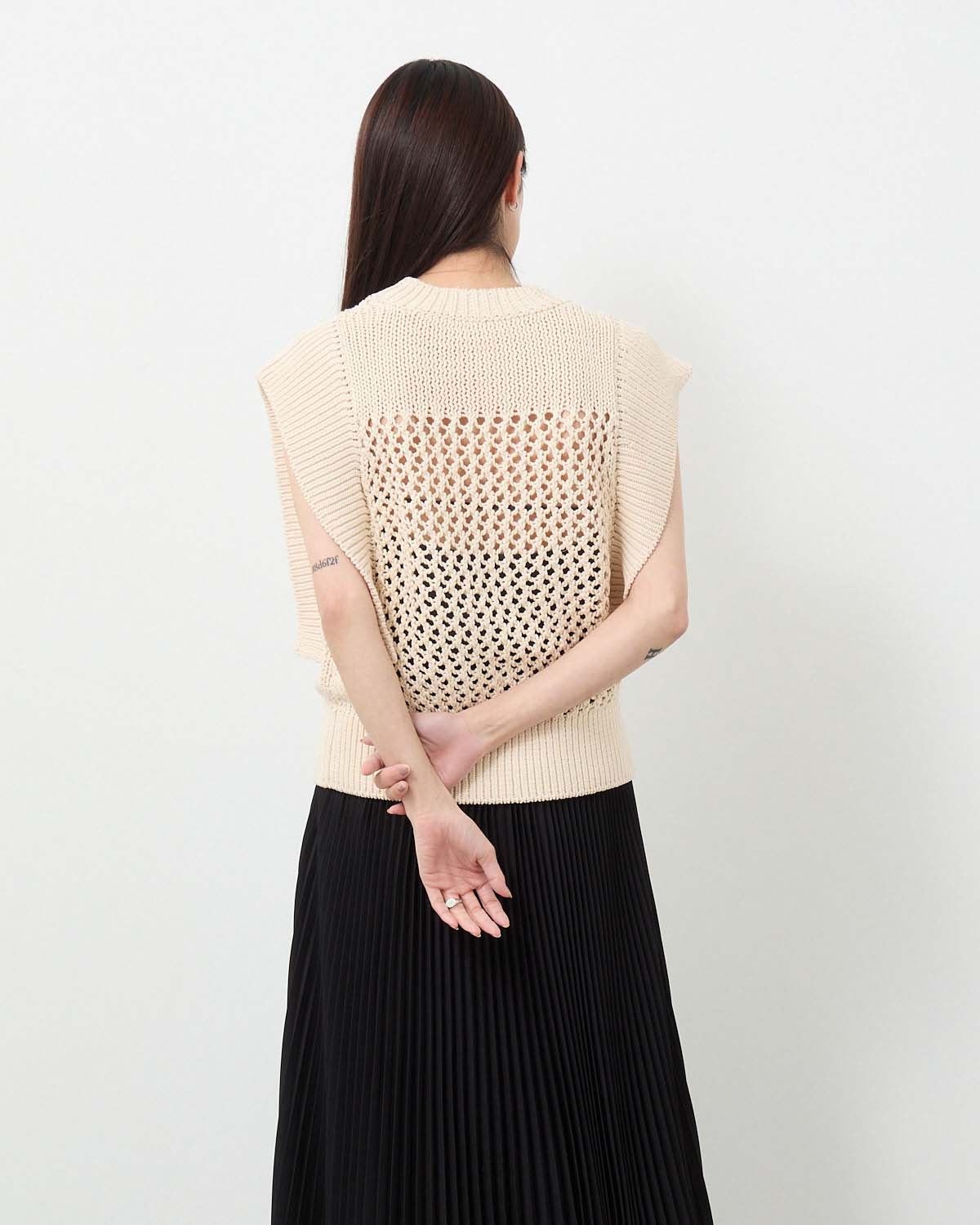 CROCHET SLEEVELESS KNIT