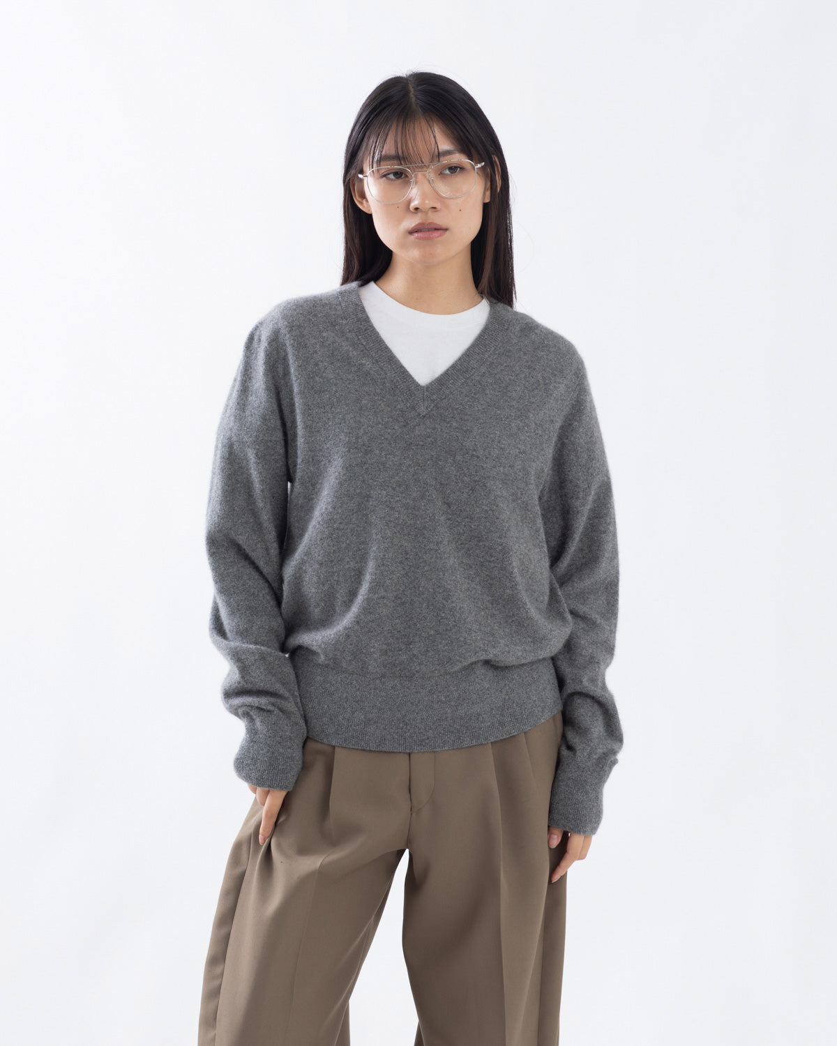 RACOON V-NECK SWEATER