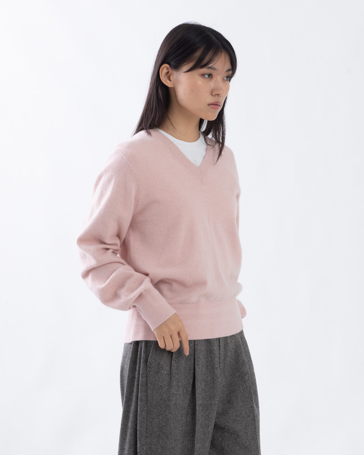 RACOON V-NECK SWEATER
