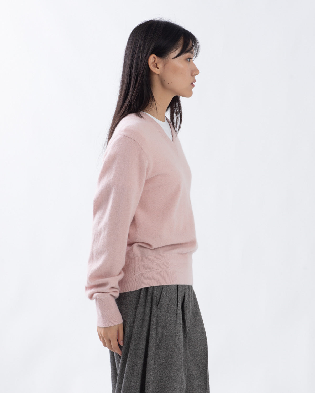 RACOON V-NECK SWEATER