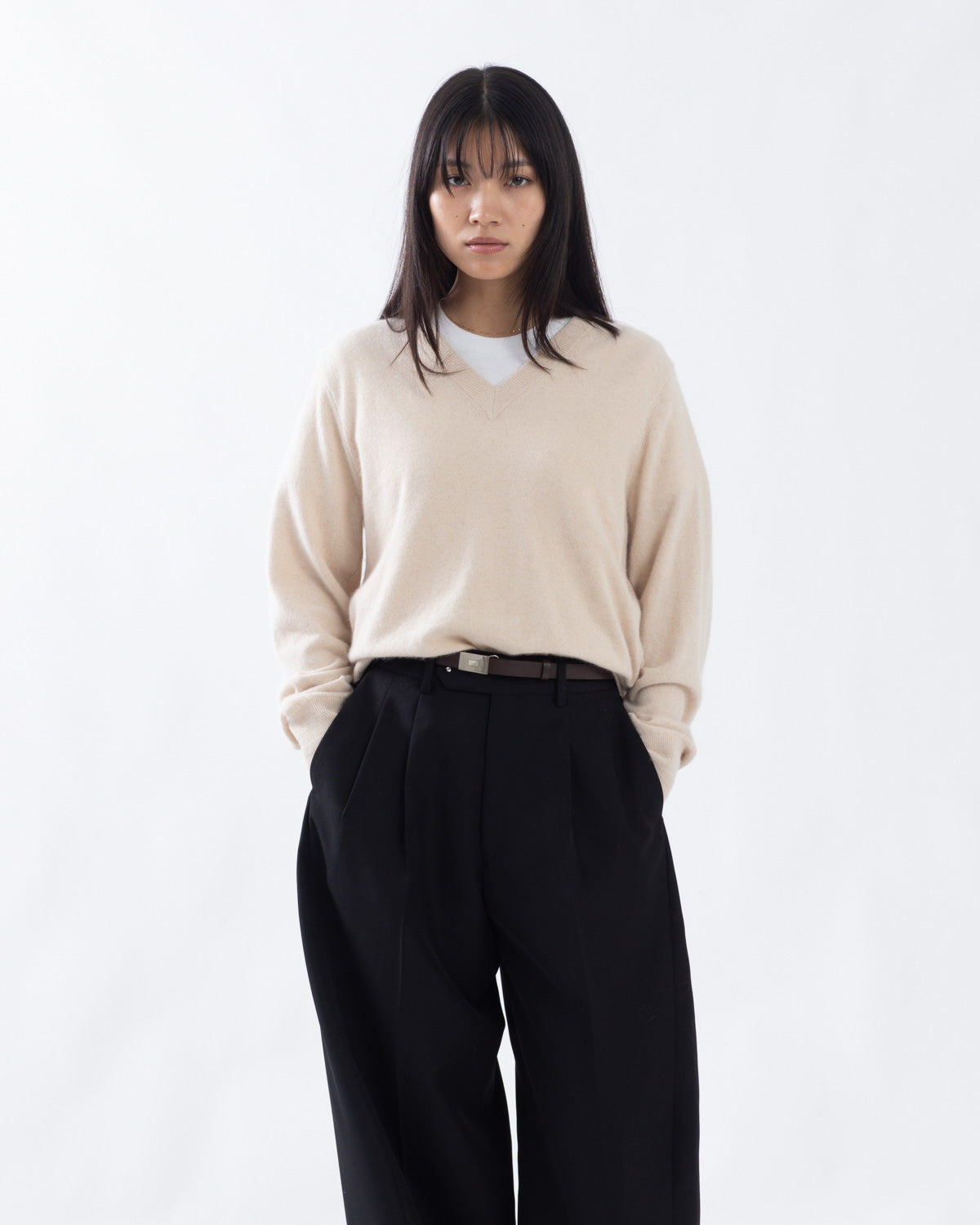 RACOON V-NECK SWEATER