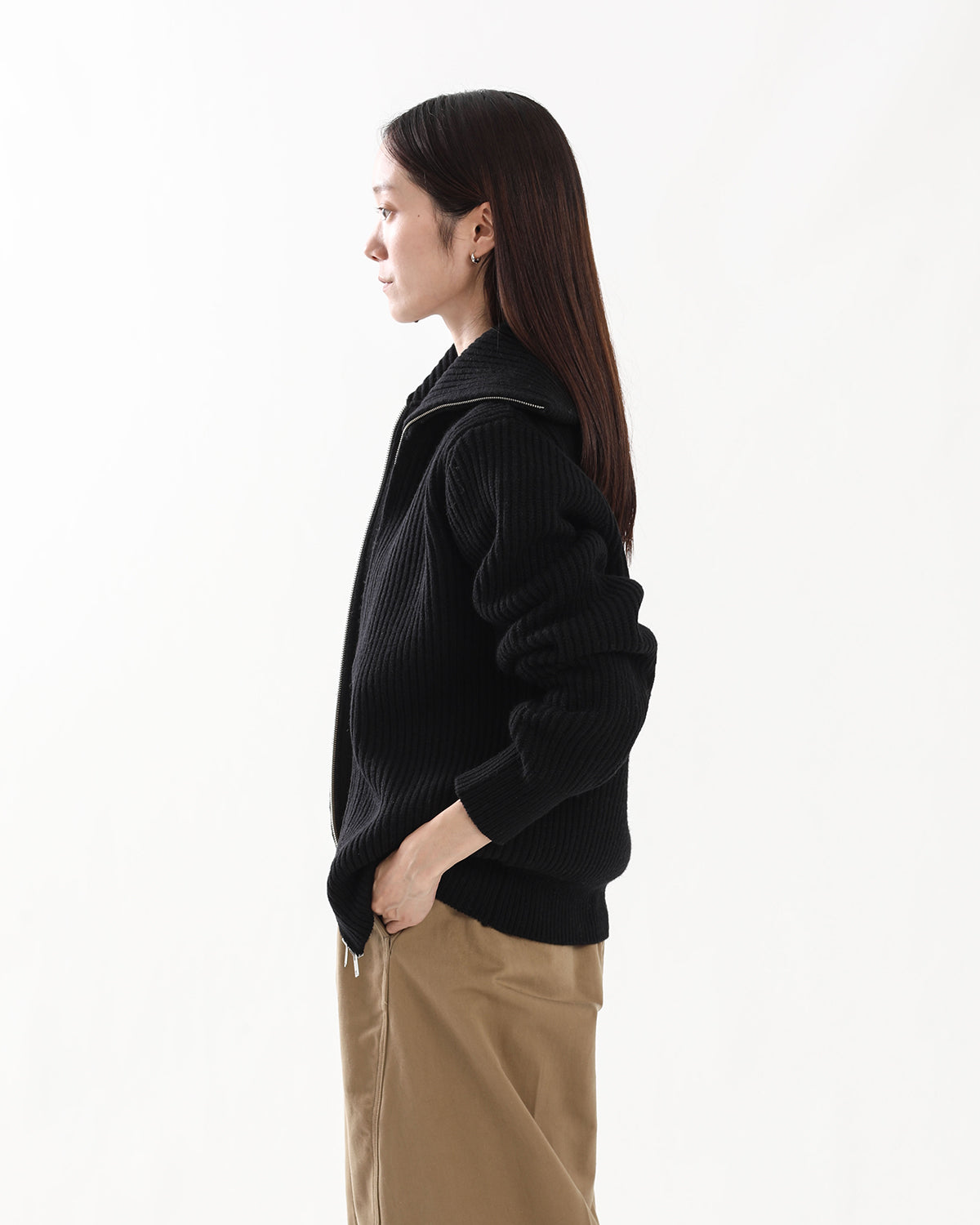 RIBBED ZIP SWEATER