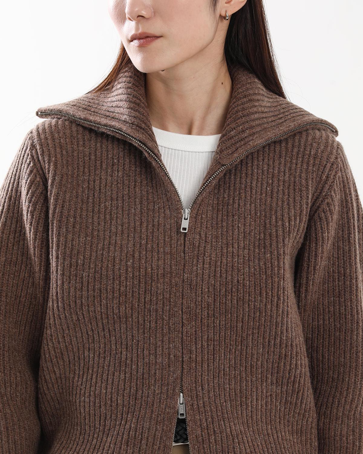 RIBBED ZIP SWEATER